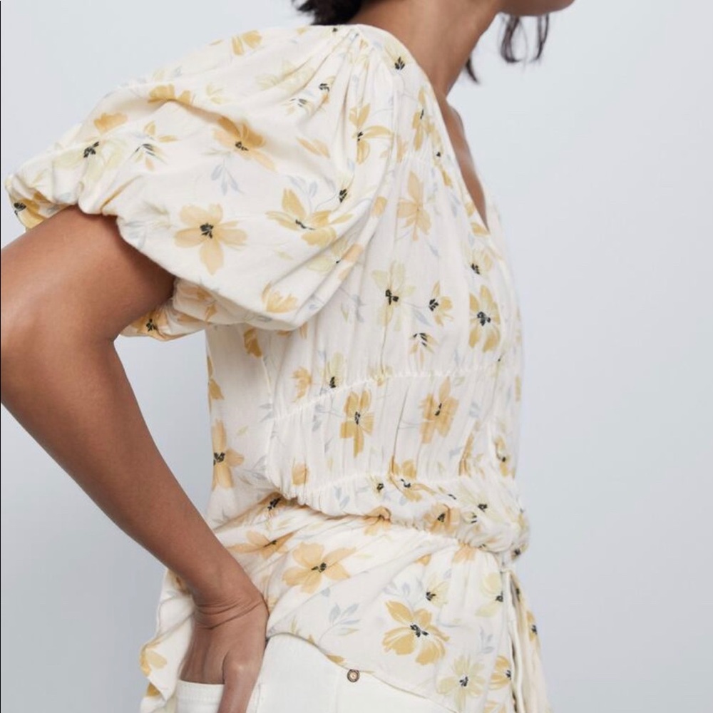 Zara Puffy Sleeve Floral Blouse